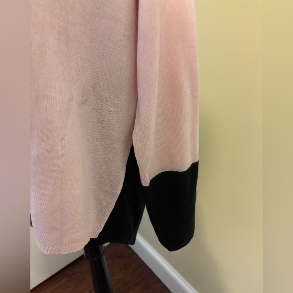 SOHO. NEW YORK & CO. Chic Pink and Black Sweater w/built-in blouse attached - Picture 5 of 10